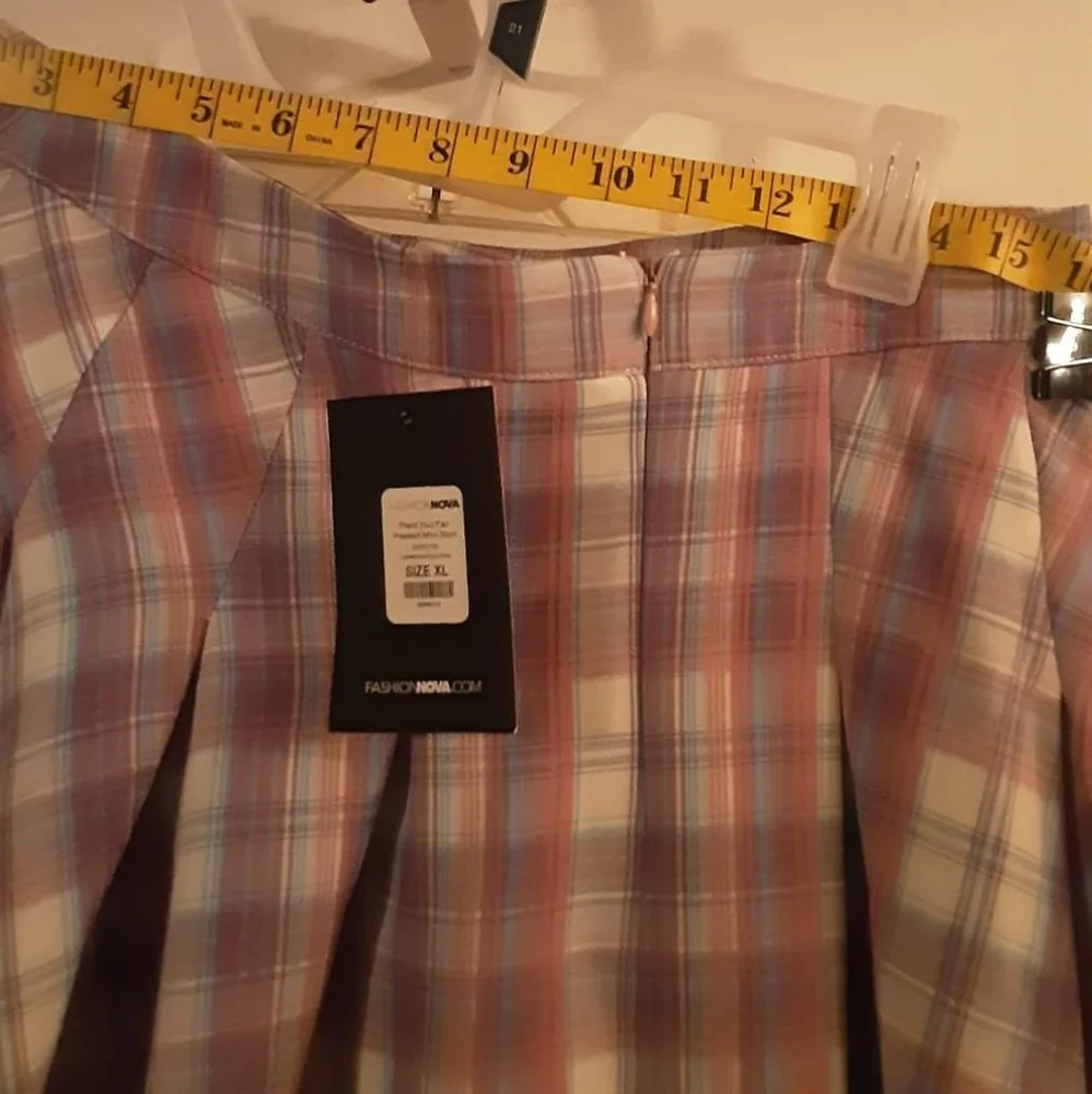 Pleated Skirt XL/15 - Picture 3 of 5